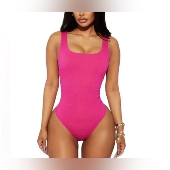 Naked Wardrobe Raspberry Pink Sleeveless Cami Tank Thong Bodysuit NWT Medium - Picture 1 of 5
